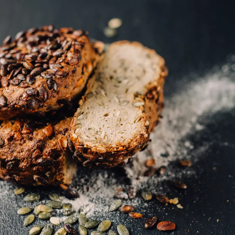 glutenfreies Bio-Kürbiskrusten Sauerteigbrot mit Kürbiskernen