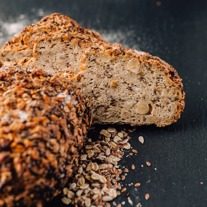 Hasel-Korn Sauerteigbrot von Backbrüder in Bio-Qualität